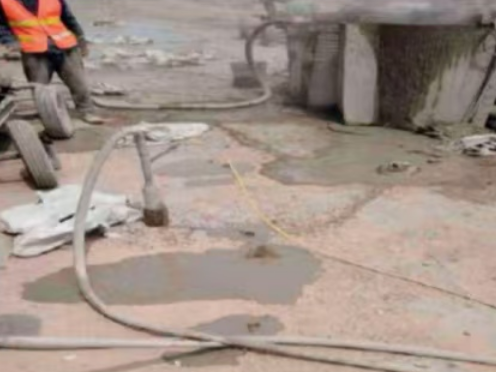 金川水泥混凝土路面板底注浆技术 路面脱空注浆整治方案